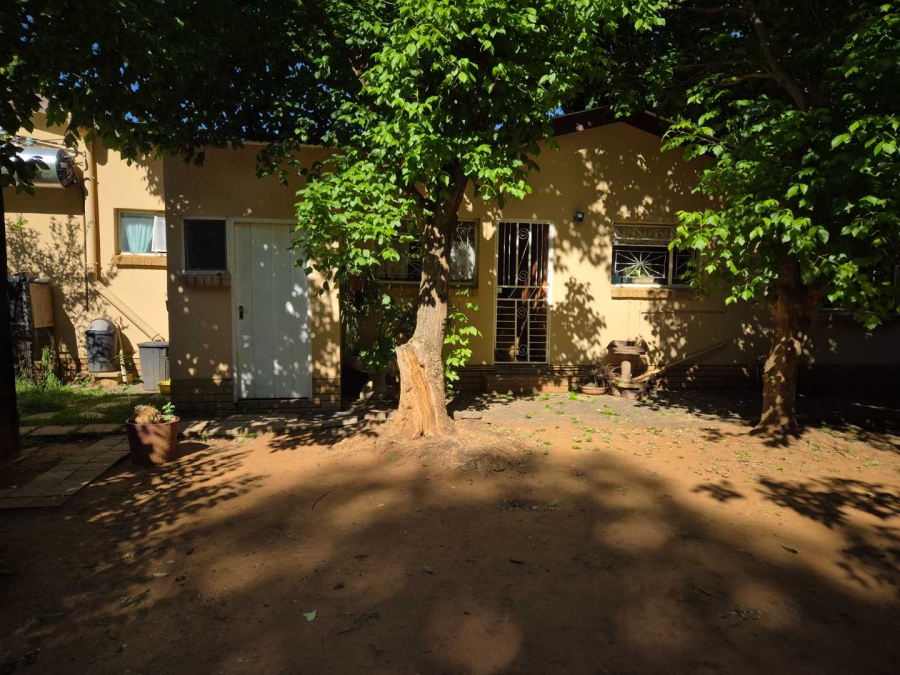 4 Bedroom Property for Sale in Langenhovenpark Free State